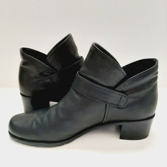 STUART WEITZMAN Slip-on Ankle Booties Side Buckle Genuine Leather Sz 7.5 M - Picture 9 of 11